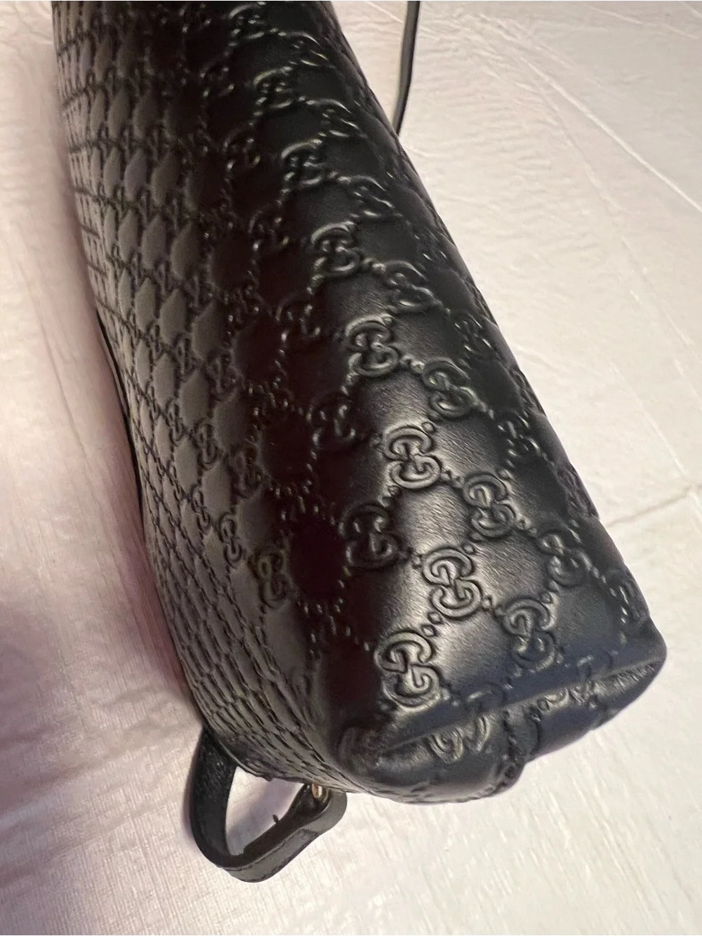 Gucci Black Embossed Leather Messenger Crossbody